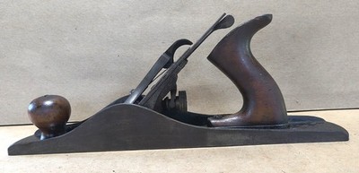 Vintage Stanley No. 5 plane w/ corrugated sole