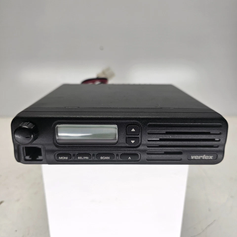 Vertex VX-3000V VX3000V VHF 48Ch 50 Watts 146-174 MHz (Complete Kit) - Image 2 of 4