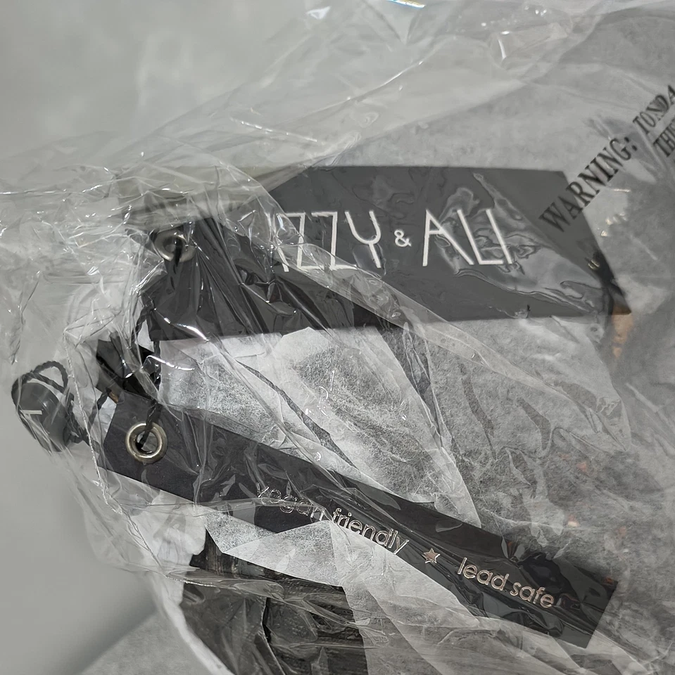 NUEVO CON ETIQUETAS ✅ Bolso Bandolera Barril Izzy & Ali - Natalie Denim Negro Foto 3 de 4