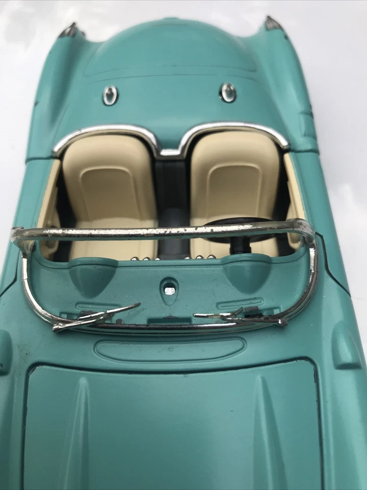 Burago 1/24 Chevrolet Corvette État Jeu Pour Pièces - Photo 3/4