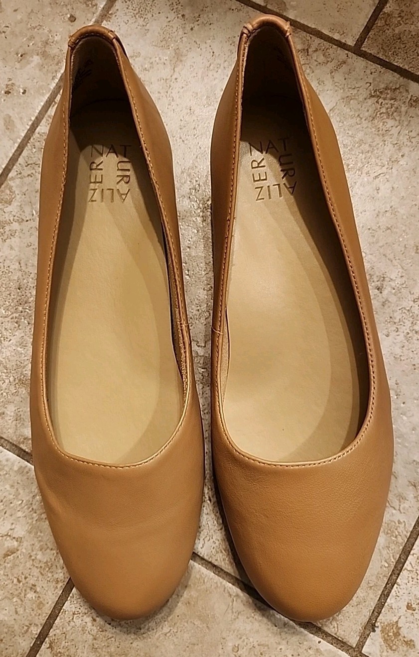 Naturalizer Maxwell Flexible Ballet Pisos Tostado Desnudo Frappe Para Mujer Talla 9.5 M