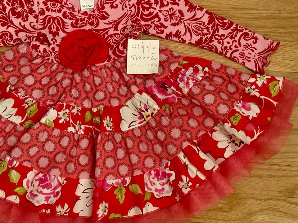 Nuevo con etiquetas Vestido Giggle Moon En Niveles Patchwork Rosa Giratorio Boutique 2t Foto 3 de 3