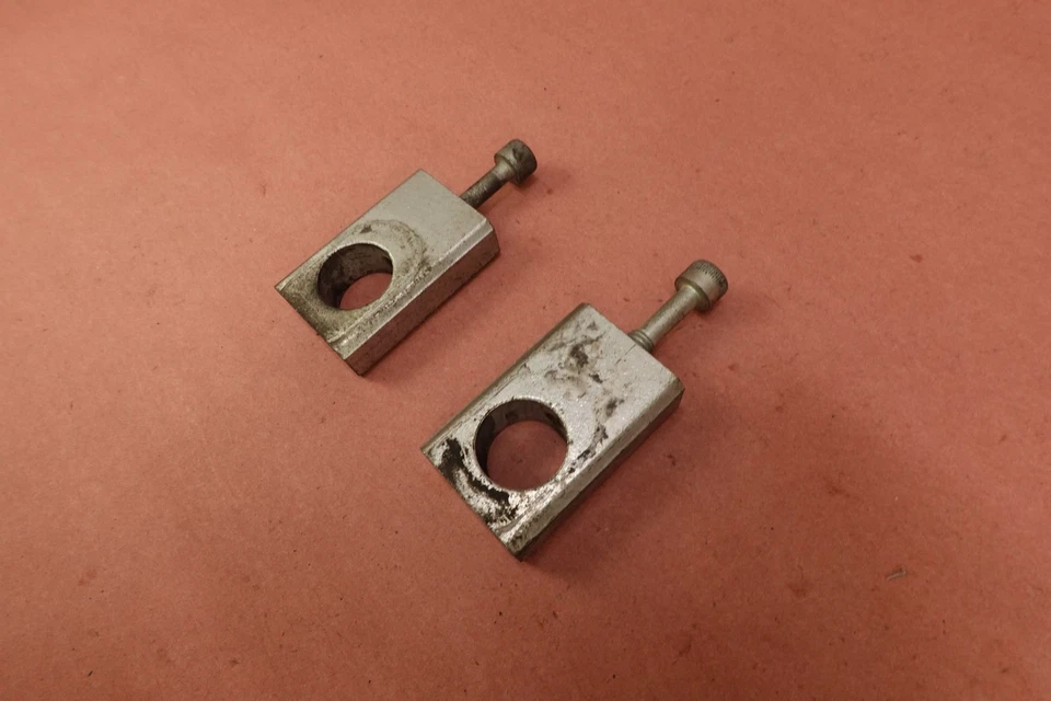 Ajustadores de eje trasero Harley Davidson Dyna Fat Bob FXDF 2008-2013 Foto 2 de 4