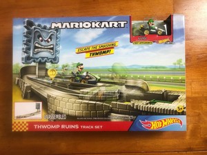 hot wheels mario kart thwomp ruins trackset