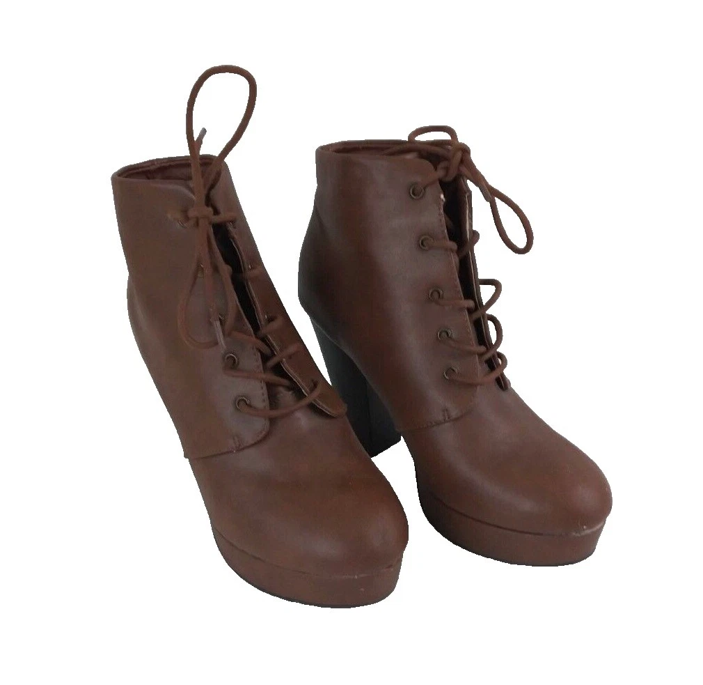 Botas de cuña superior de cuero Charlotte Russe para Mujeres