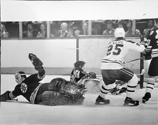 1970S GERRY CHEEVERS NHL HOCKEY GOALIE PHOTO JACQUES LEMAIRE MASK BOSTON BRUINS 