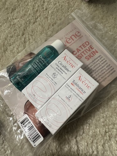 NEW Avène Skincare Travel Kit