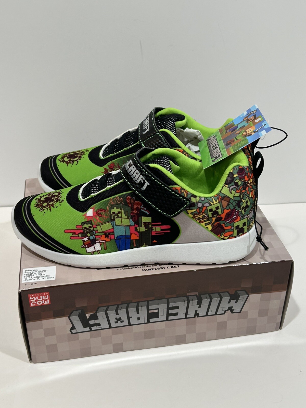 minecraft sneakers Unisex Size 3 For 7-8 Years Old green