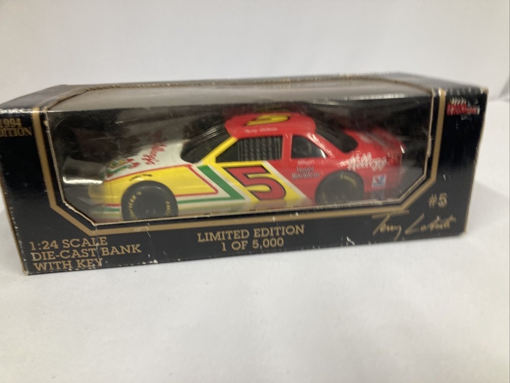 1994 Racing Champions Car Bank with Key 1:24 Die Cast Collectible #5 Labonte