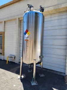 550 Gallon Stainless Steel Vertical Tank Food Grade, drain port, lid