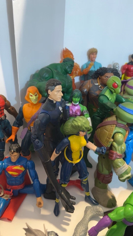 Boneco de ação vintage Toy Biz Marvel lote de 42 peças anos 90 Toybiz - Imagem 3 de 4