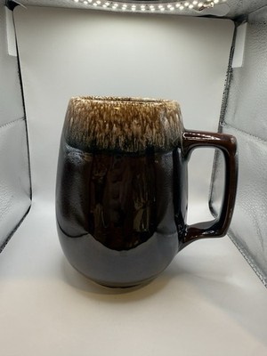 Hull USA Large Mug With Brown Drip Glaze