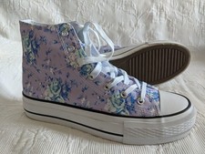 vty Hohe Sneaker Größe 40/41 Plateau flieder geblümt Schnürer Chucks