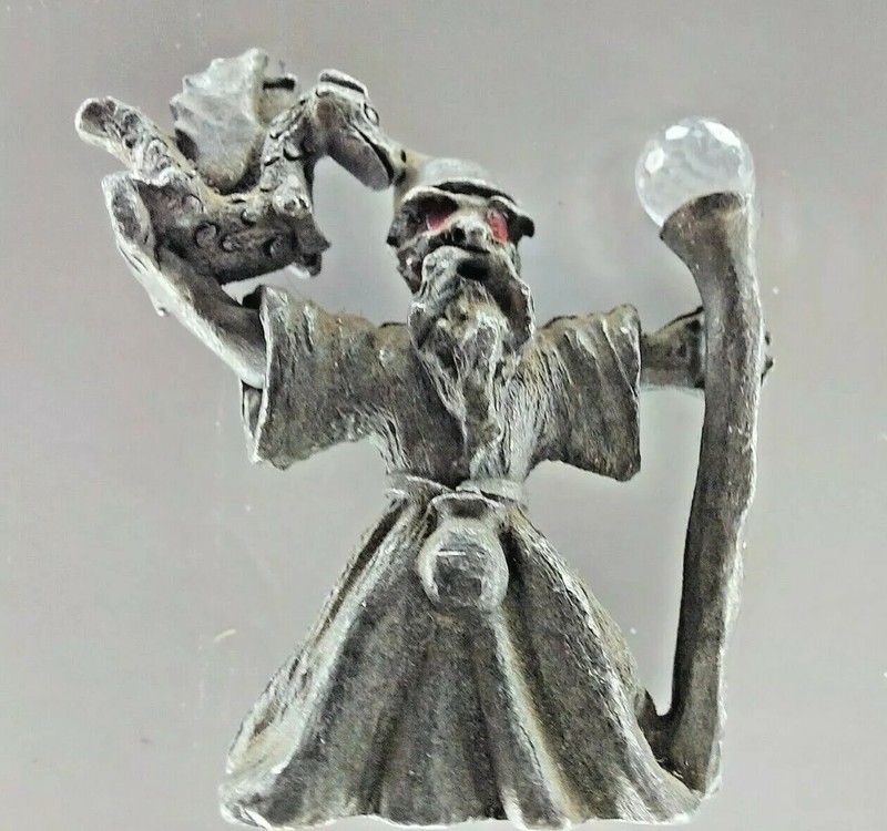 Spoontiques Wizard w/ Red Eyes, Drake on Shoulder & Crystal ball  #CMR 047. 1.5"