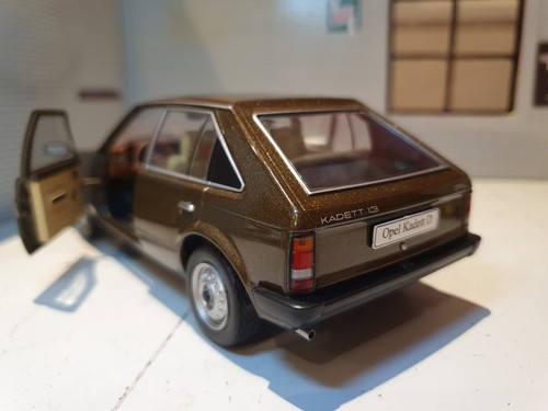 Vauxhall Astra Mk 1 Opel Kadett 5 Door 1979 1.3 1:24 Scale Diecast Model Car GTE - Picture 7 of 14