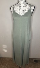 Women’s Medium Long Green Pull-on Dress With Pockets