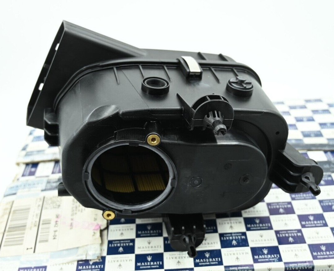 Genuine OEM Maserati Left Air Intake Filter Box P/N 670005844 NEW in Box