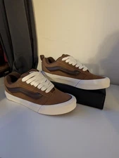 Vans Brown Suede Low Top Sneakers – Men’s [7.0] Women's [8.5]–Off The Wall
