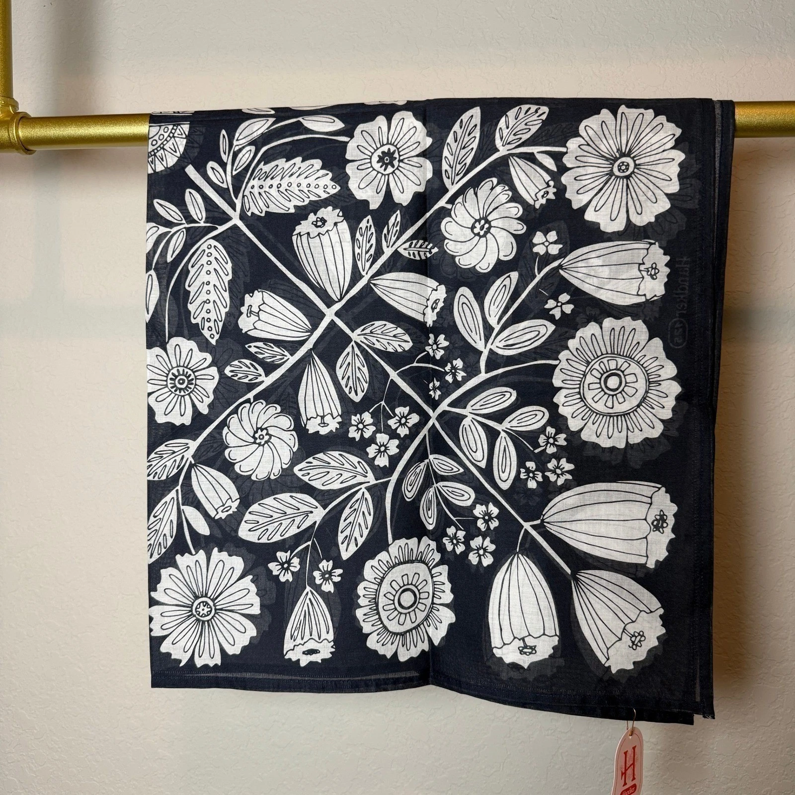 Handker Navy White Floral Botanical Bandana Square Neck Scarf NWT
Opens in a new window or tab