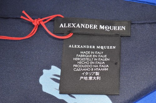 Nuova sciarpa fazzoletto seta Alexander McQueen 521498 blu nero DANCING SKELETON - Foto 8 di 8