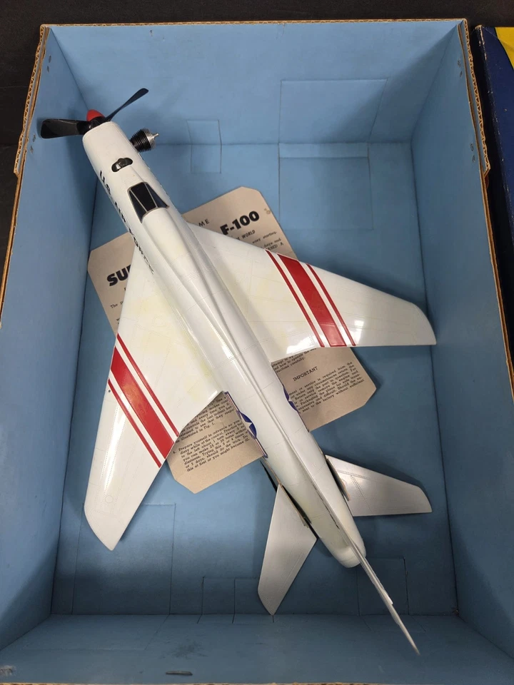 Cox Thimble-Drome Super Sabre F-100 w/.020 PEE WEE Engine #5400-700  NICE!  VGC! - Image 4 of 4