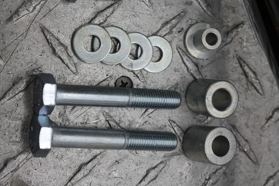 1985 YAMAHA VIRAGO 1000 XV1000 REAR LUGGAGE RACK CARRIER SIDE BRACKETS - Image 3 of 4