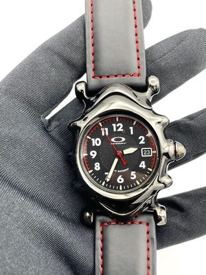 Oakley Saddleback Analog Quartz Minimal Wear Stainless Steel Case Men's watch