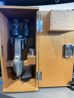 Kern Binocular Microscope No. 629423 w/ Wood Case + W10x & W15x Eyepieces 