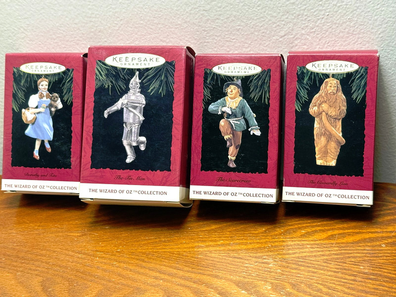 HALLMARK  LOT OF (4) WIZARD OF OZ COLLECTION HANGING ORNAMENTS WITH BOXES 1994
