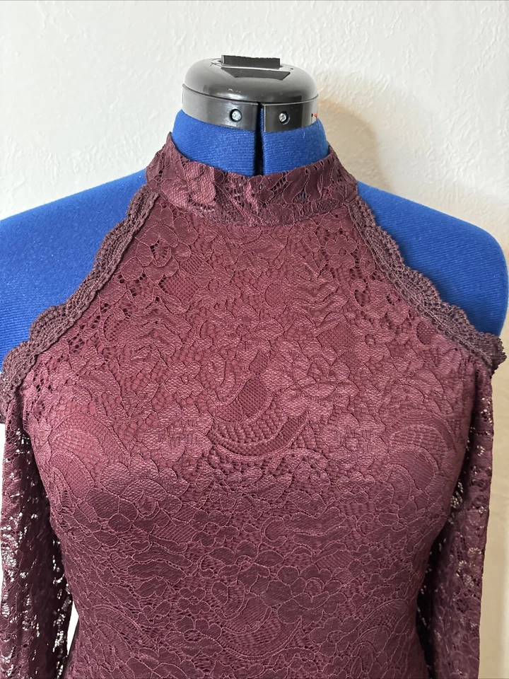 Vestido Corto Yoins Your Inspiration Cuello Alto Hombro Caído Encaje Forrado Para Mujer’s L Foto 2 de 4