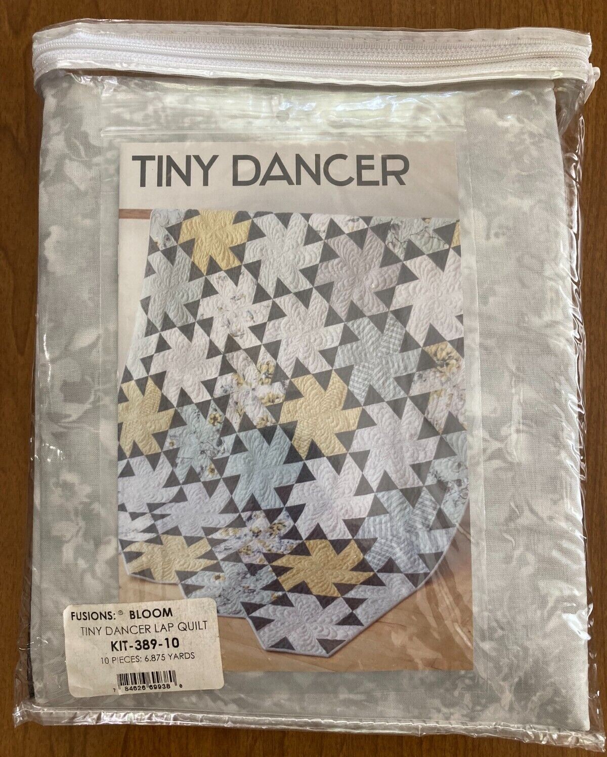 Jaybird Quilts Tiny Dancer Fusion Bloom Lap Size Quilt Kit 60” x 76” 6.
