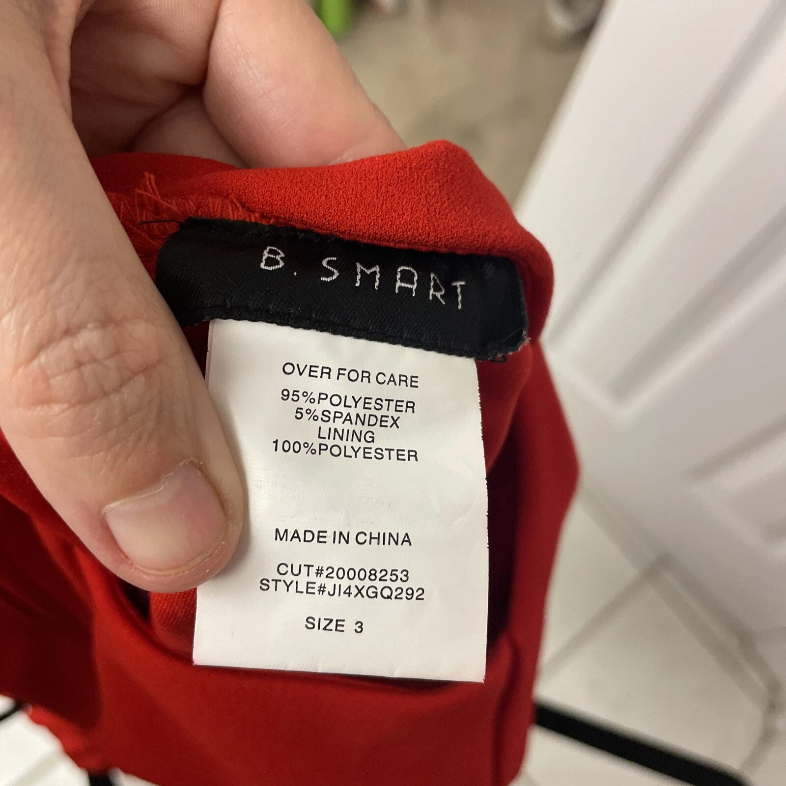 B. Abito SMART rosso ritagliato aderente e svasato. Taglia 3. Corto. Cerniera. San Valentino Amore