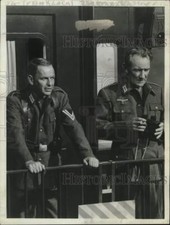 1972 Press Photo Actors Frank Sinatra and Trevor Howard in 