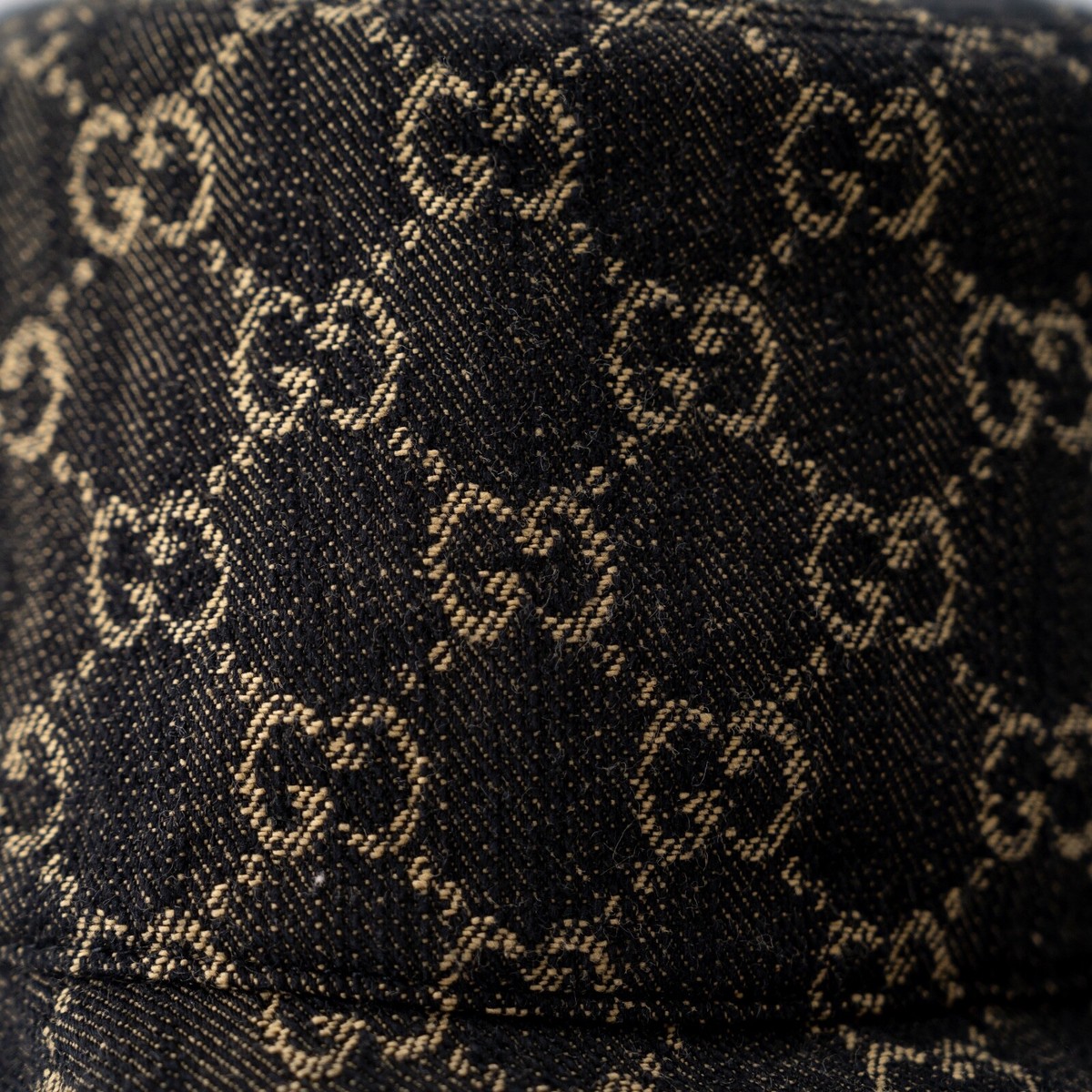 Gucci★素敵！Black Denim GG Monogram Leather Trim Bucket Hat Gucci Bucket Hat Black Beige Denim GG Monogram Logo Leather