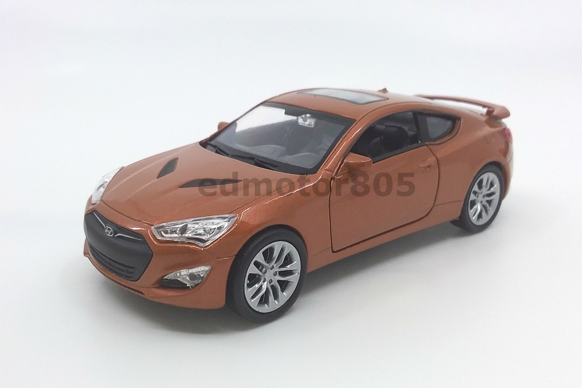 Hyundai GENESIS Coupe 1:34-1:39 Die Cast Car White/Red/Gold