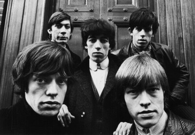 The Rolling Stones Unsigned 6'' x 4'' photo- Rock band - 100% to Cancer Charity *3