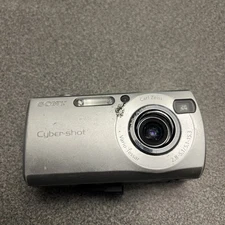 Sony Cyber-shot DSC-S40 4.1MP Compact Digital Camera Silver 3X Zoom Parts/Repair