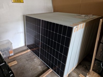 Projektaufgabe: 5 x Sharp Solarmodul NU JC 410, je 410 W  (Neu, Monokristallin)