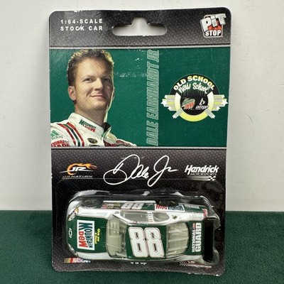 Dale Earnhardt Jr. #88 Mountain Dew National Guard 1:64 NASCAR Stock Car Pit