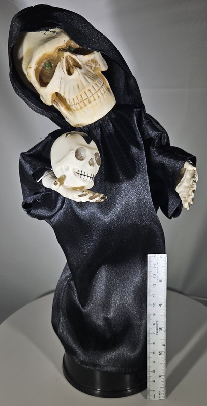 Vintage 1988 Skeleton Grim Reaper Halloween Sound & Light Up Battery Operated GC
