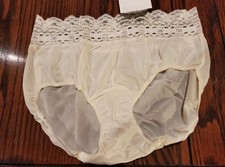 NWT RARE OLGA SECRET HUG SCOOPS HIPSTER PANTIES 100 NYLON 913 110IV 6 / M