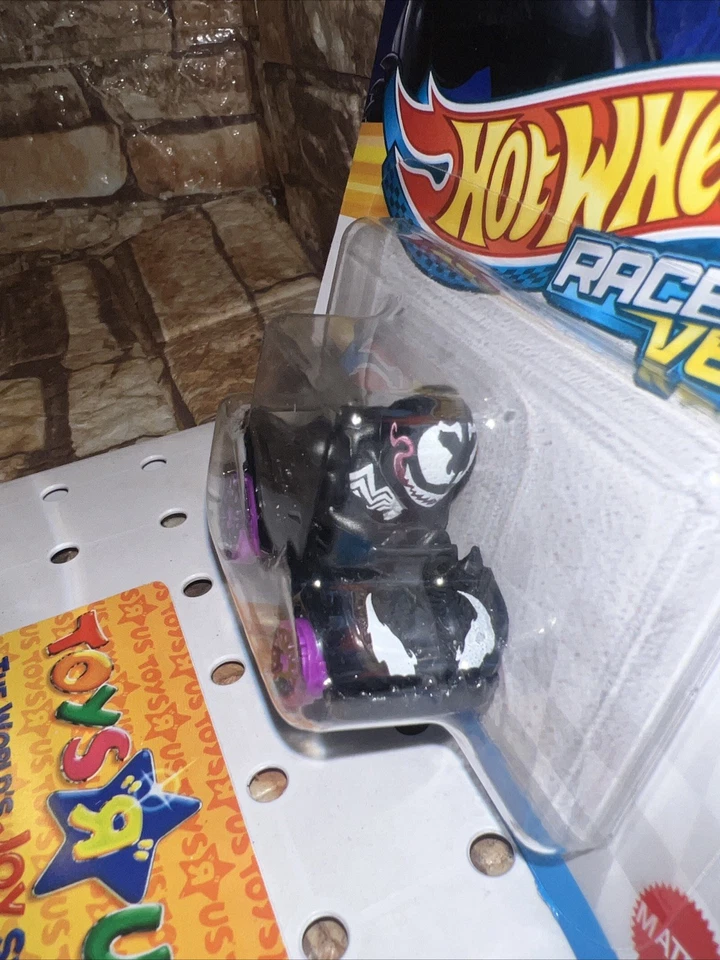 Coche Hot Wheels Racer Verse Marvel Spiderman Venom 2025 Foto 4 de 4