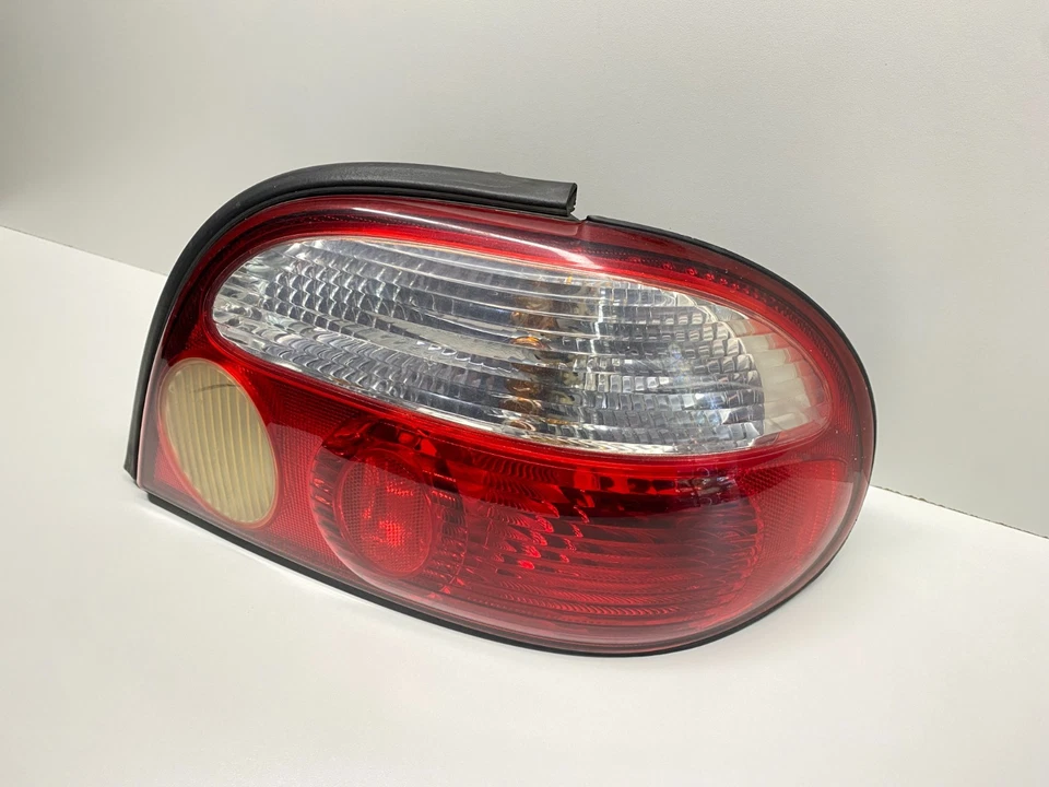 Luz trasera derecha KIA SEPHIA 1998-2001 OEM, 166-60428 Foto 2 de 4