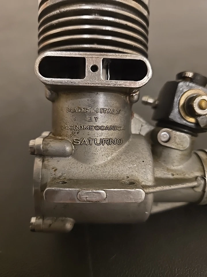 Motor de avión vintage Super Tigre 60 cabezas RC brillante/nitro .60 con carburador M1 Foto 3 de 4