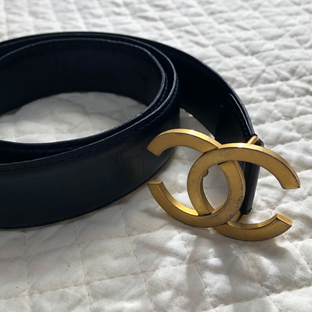 CHANEL ブラックレザー ベルト ゴールドバックル CHANEL ブラックレザーベルト ゴールドCCロゴ 80cm【中古