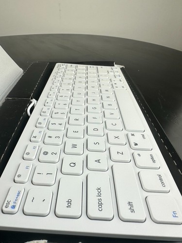 MACALLY Compact USB Wired Keyboard - Picture 5 of 10