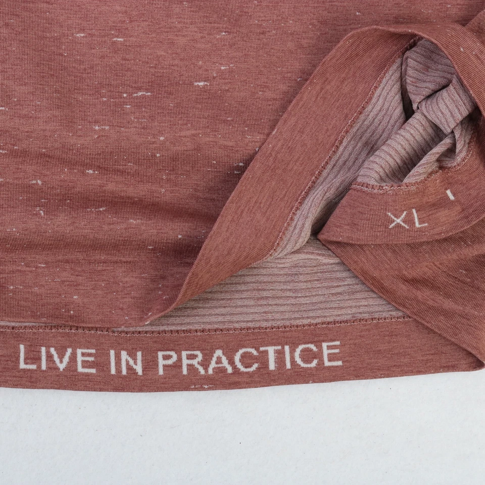 LULULEMON ПРОИЗВОДИТЕЛЬНОСТИ ВОРОТА ФУТБОЛКА РЖАВЧИНЫ ТЕМНО-БОРДОВЫЙ КРАСНЫЙ ПЯТНЫШКИ МУЖСКОЙ XL - Изображение 2 из 4