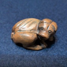 Netsuke Dog Wood Clasp Traditional Carving Antique Collectible