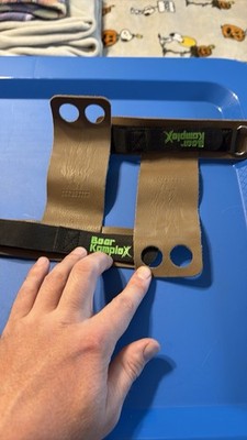 Bear KompleX 2 Hole Leather Grips for Crossfit Weightlifting Size Large Preowned