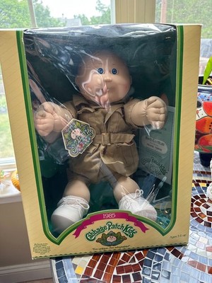 Vintage 1985 Cabbage Patch Kids Doll Blue eyes Frank Verne in Box!